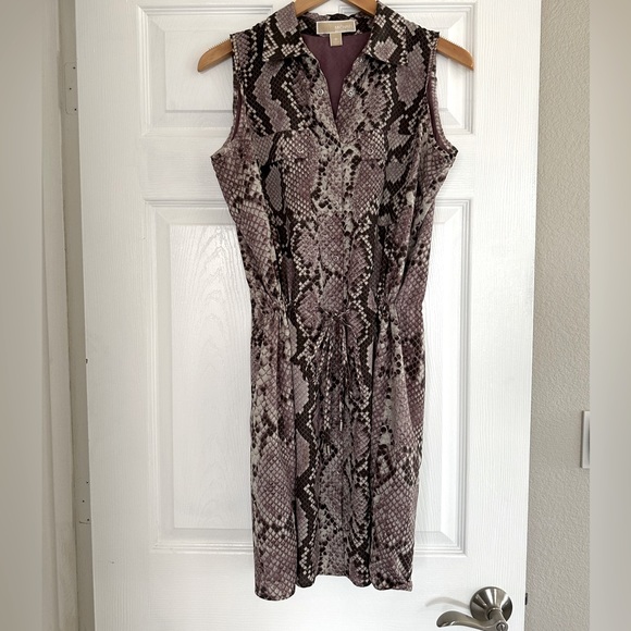 MICHAEL Michael Kors Dresses & Skirts - Size M Michael Kors sleeveless lavender snakeskin print dress EUC
